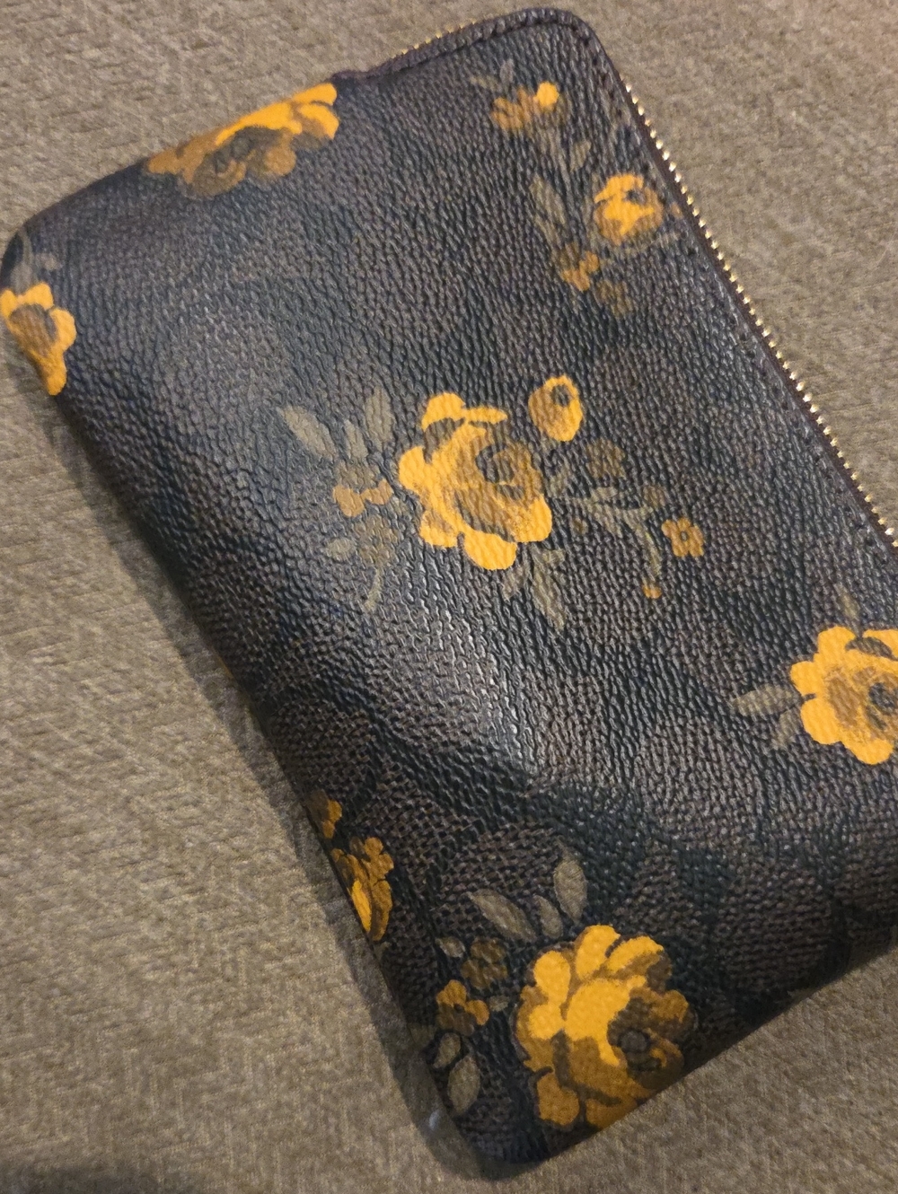 Coach Brown Floral Zip Wristlet with Yellow Accent New Without Tags - Picture 4 of 4